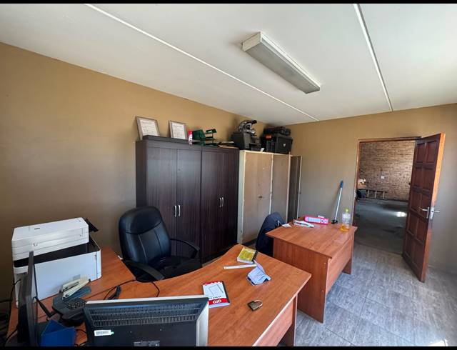 150M² WAREHOUSE TO LET IN CHLOORKOP